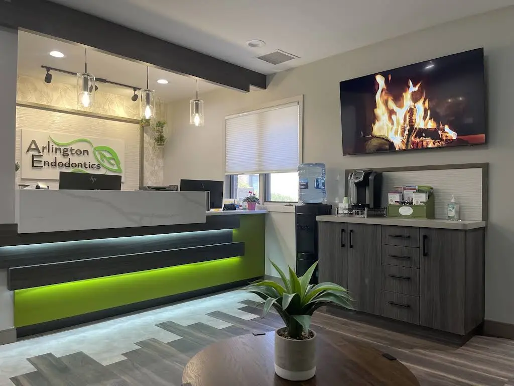 Arlington Endodontics - Professional dental clinic exterior with modern facilities