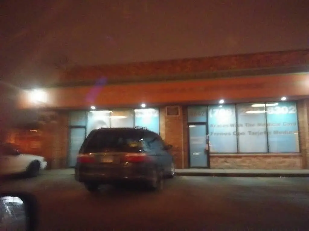 Metro Smiles Cicero - Professional dental clinic exterior with modern facilities