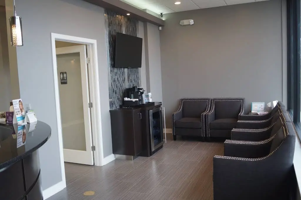 Right Choice Dental Care - Professional dental clinic exterior with modern facilities