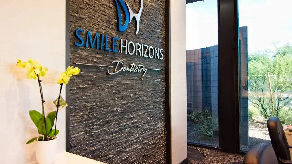 Smile Horizons Dentistry - Professional dental clinic exterior with modern facilities