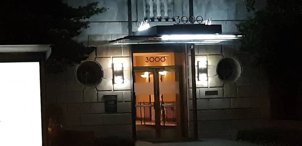 Connecticut Avenue Dental - Professional dental clinic exterior with modern facilities
