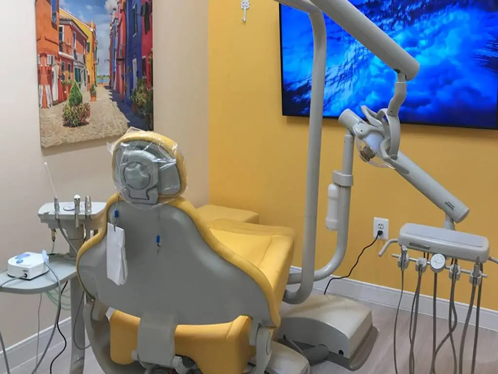 Dental Town DC Dentists - Professional dental clinic exterior with modern facilities