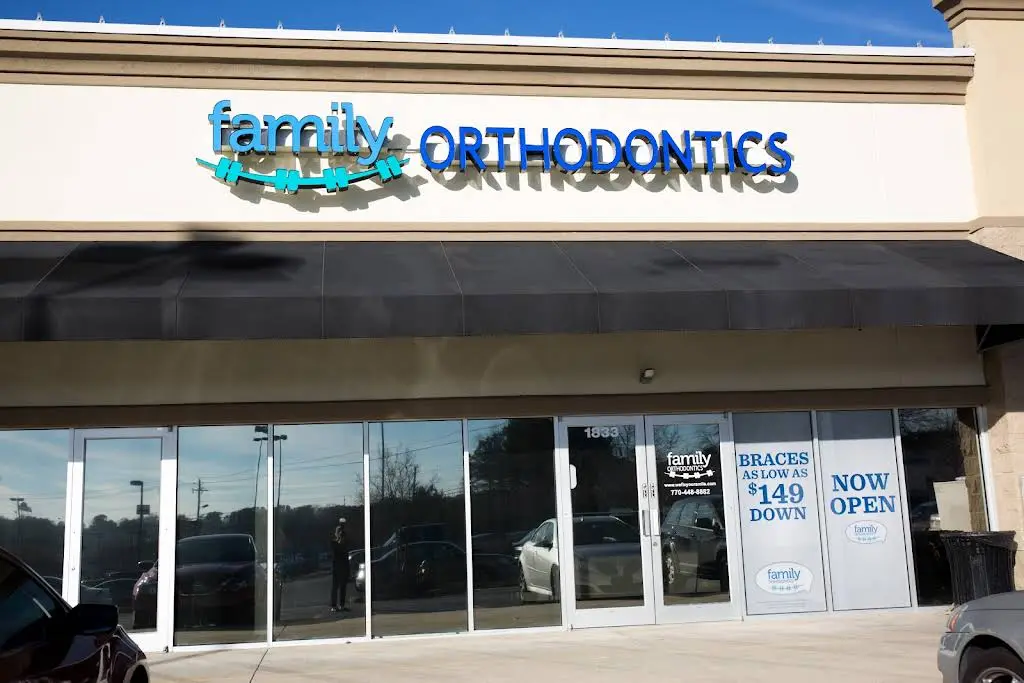 Family Orthodontics - Morrow - Professional dental clinic exterior with modern facilities