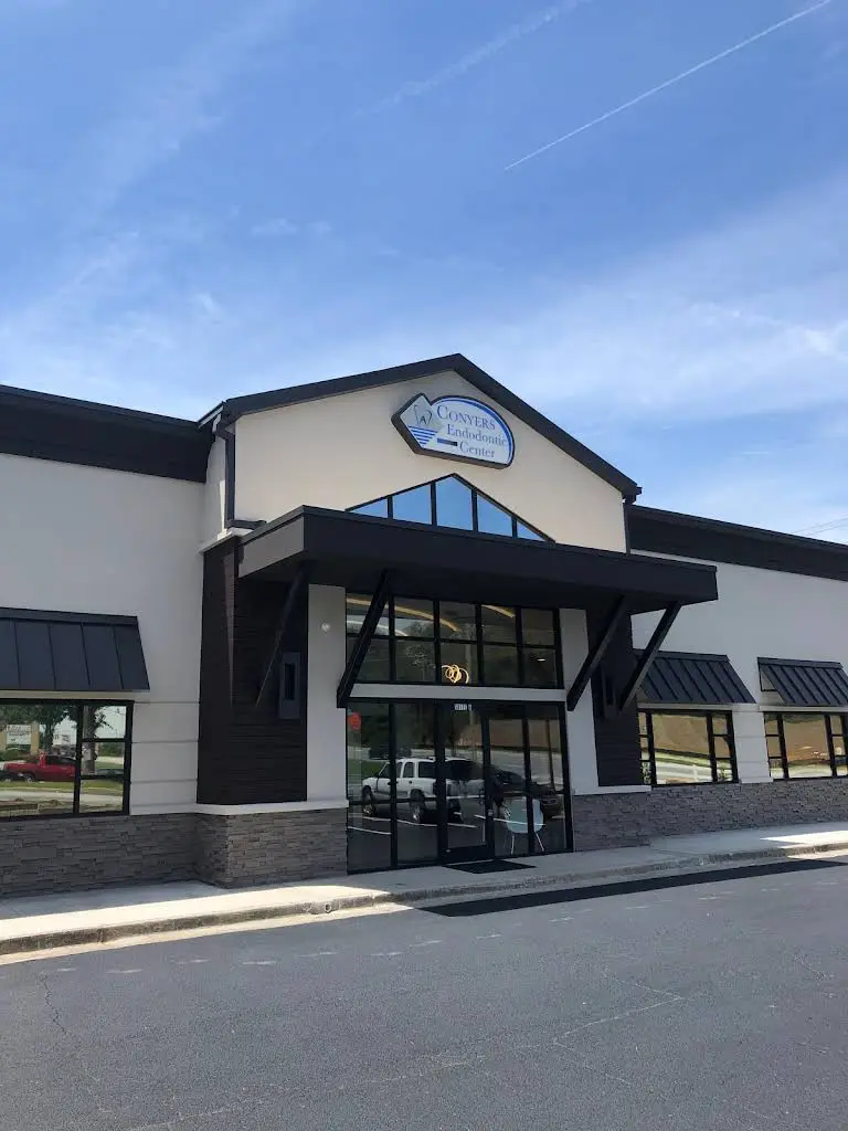 Conyers Endodontic Center - Professional dental clinic exterior with modern facilities