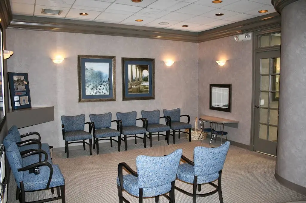Gary P. Balas, DDS - Professional dental clinic exterior with modern facilities