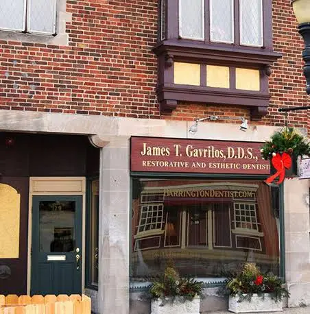 James T. Gavrilos DDS - Professional dental clinic exterior with modern facilities