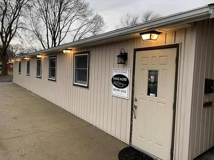 Morris Family Dental, P.C. - Dr. Lisa O'Grady, D.M.D. - Professional dental clinic exterior with modern facilities