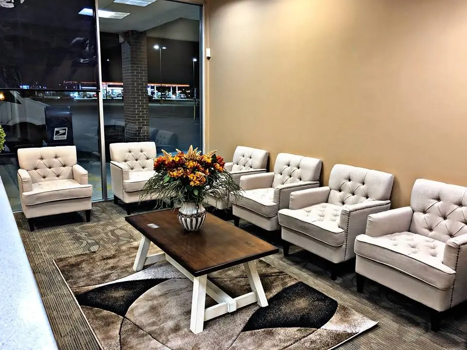 Bridgeview Smiles - Professional dental clinic exterior with modern facilities