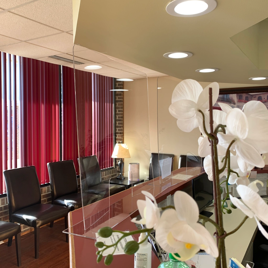 Distinctive Dental by Dr. Aušrinė Schneider - Professional dental clinic exterior with modern facilities