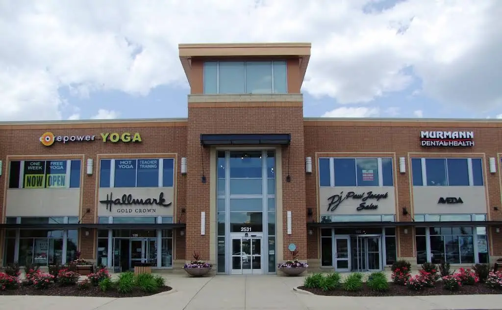 Murmann Dental Health - Professional dental clinic exterior with modern facilities