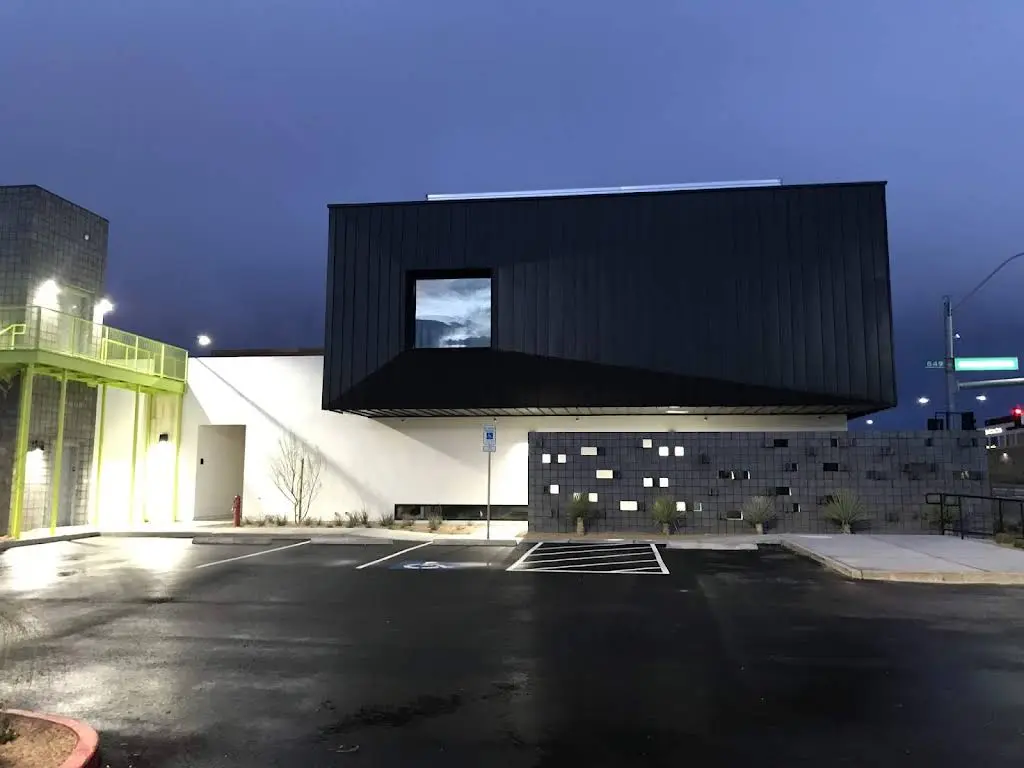 Seven Hills Endodontics & Microsurgery Center - Professional dental clinic exterior with modern facilities