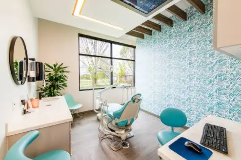 Aspen Heights General & Pediatric Dentistry - Professional dental clinic exterior with modern facilities