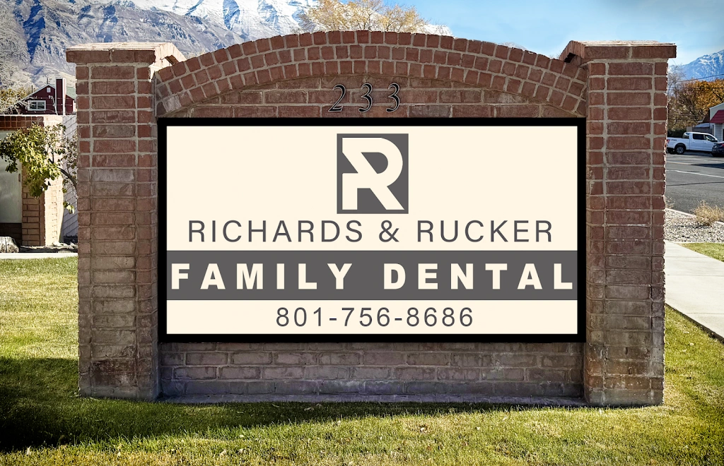 Bruce Richards, DMD - Professional dental clinic exterior with modern facilities