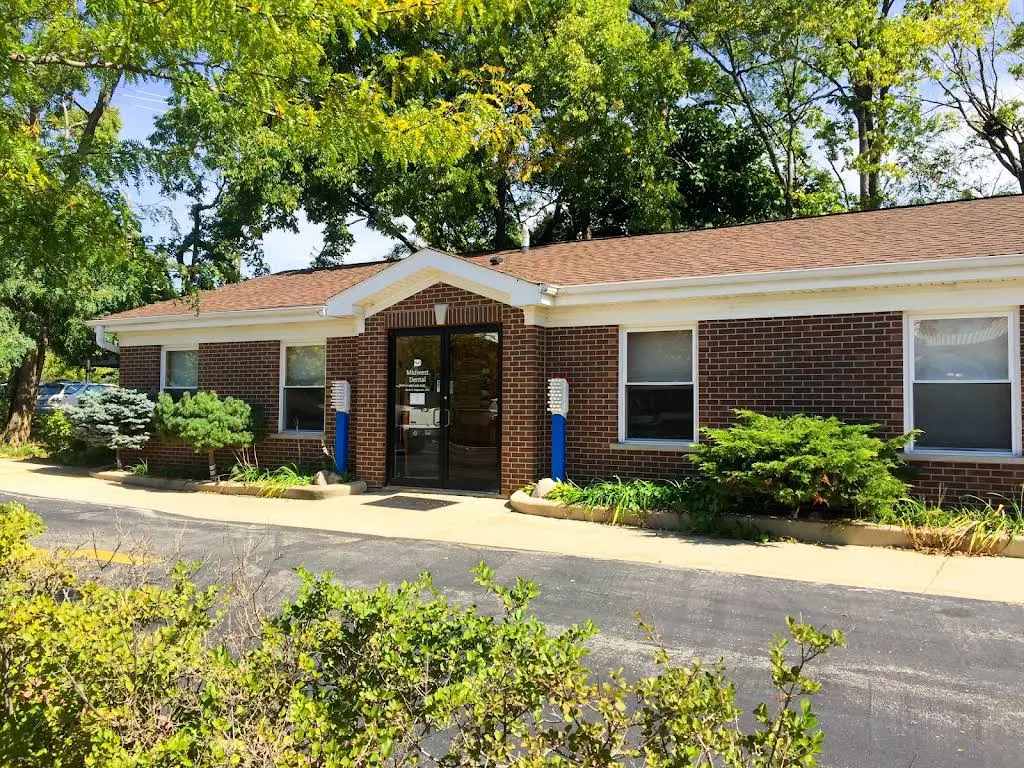 Midwest Dental - West Dundee - Professional dental clinic exterior with modern facilities