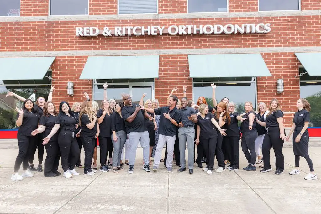 Red and Ritchey Orthodontics - Joliet - Professional dental clinic exterior with modern facilities