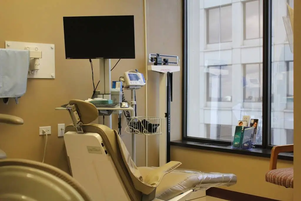 Northshore Metropolitan Dental Associates - Victor Lau DDS - Professional dental clinic exterior with modern facilities