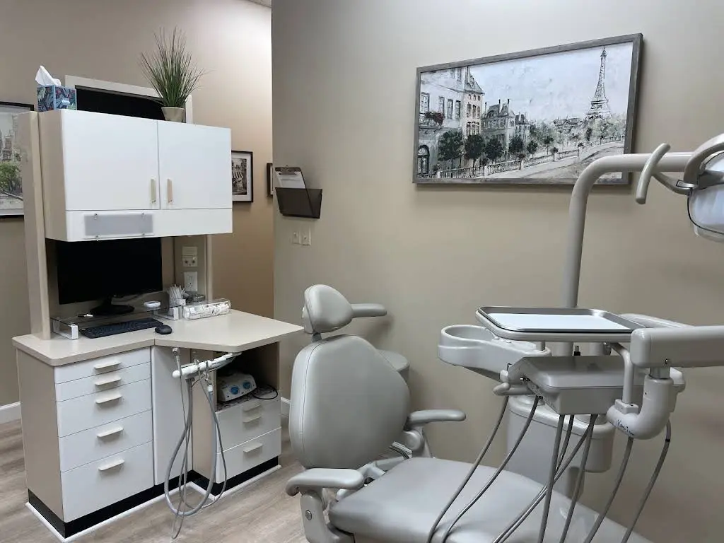 Smiles of Glenview - Professional dental clinic exterior with modern facilities