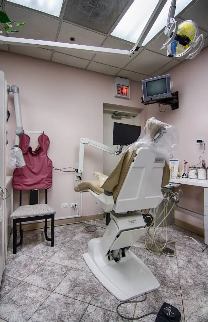 Refine Dental - Professional dental clinic exterior with modern facilities