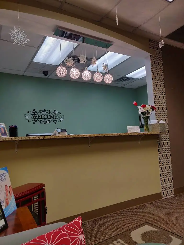 Silver Lake Dental - Professional dental clinic exterior with modern facilities
