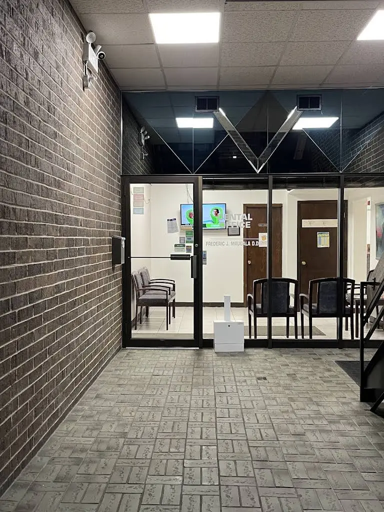Midtown Dental Studio - Dental Emergency Center of Chicago - Professional dental clinic exterior with modern facilities