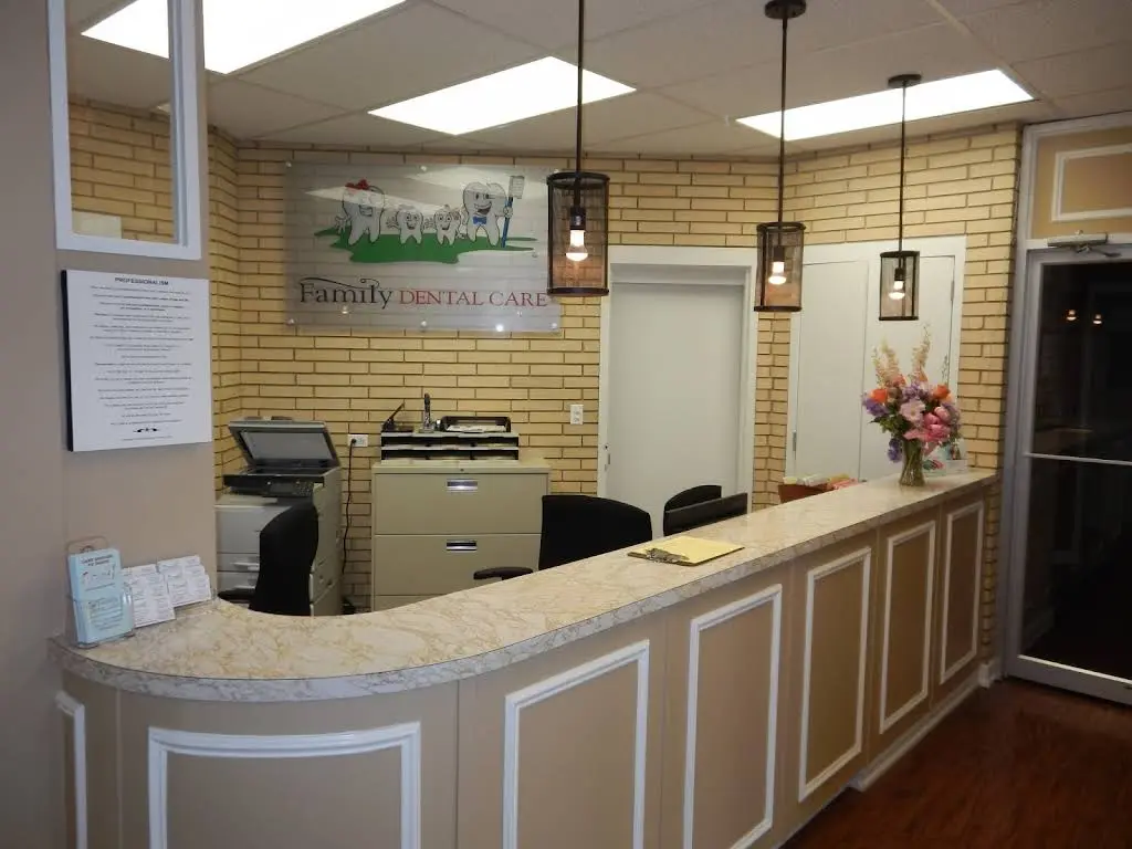 Family Dental Care - Oak Lawn - Professional dental clinic exterior with modern facilities