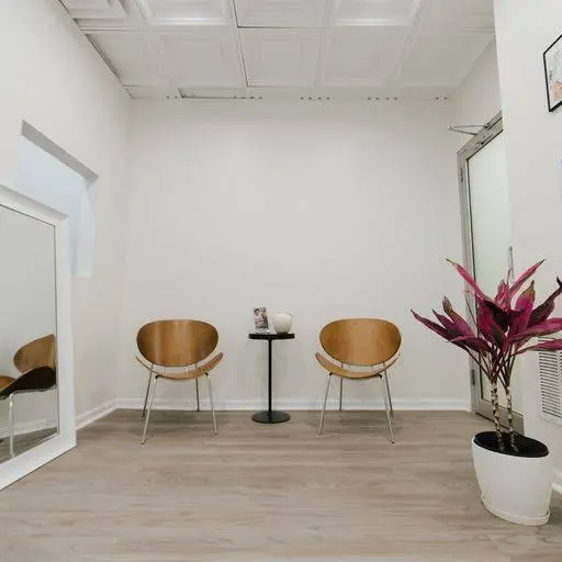 Dental Aesthetics - Palos - Professional dental clinic exterior with modern facilities