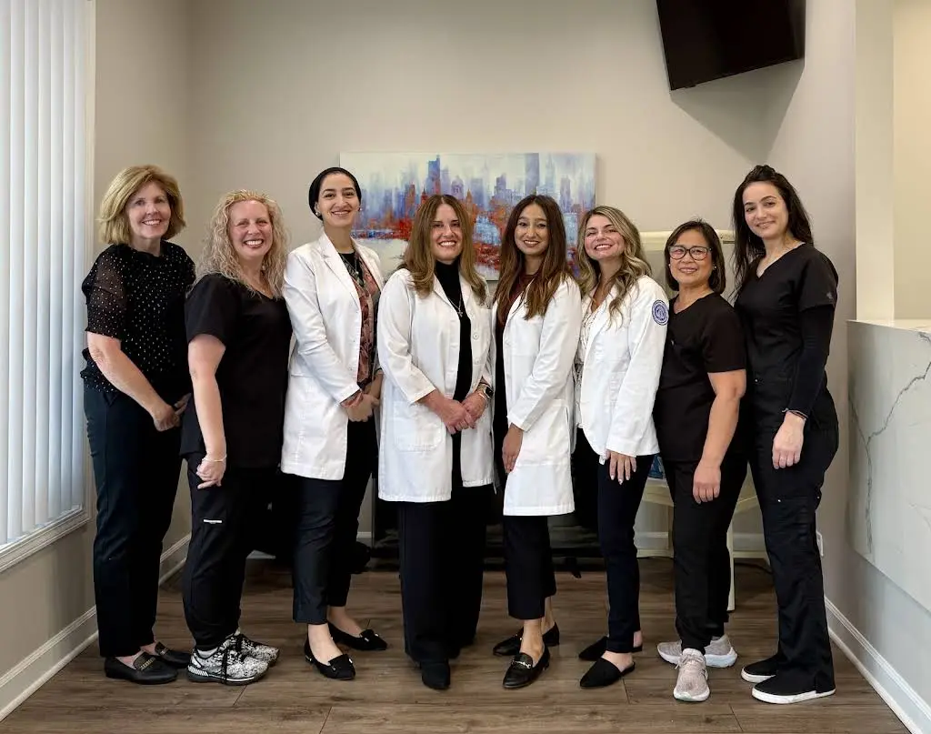 Palos Smiles - Professional dental clinic exterior with modern facilities
