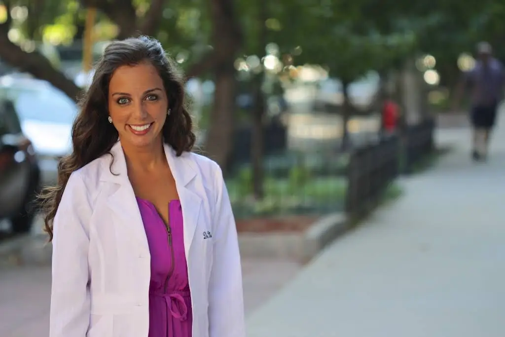Bite Size Pediatric Dentistry - Oak Lawn - Professional dental clinic exterior with modern facilities
