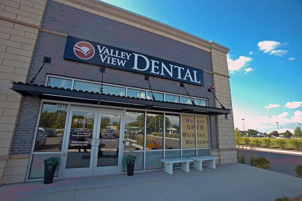 Valley View Dental - Professional dental clinic exterior with modern facilities