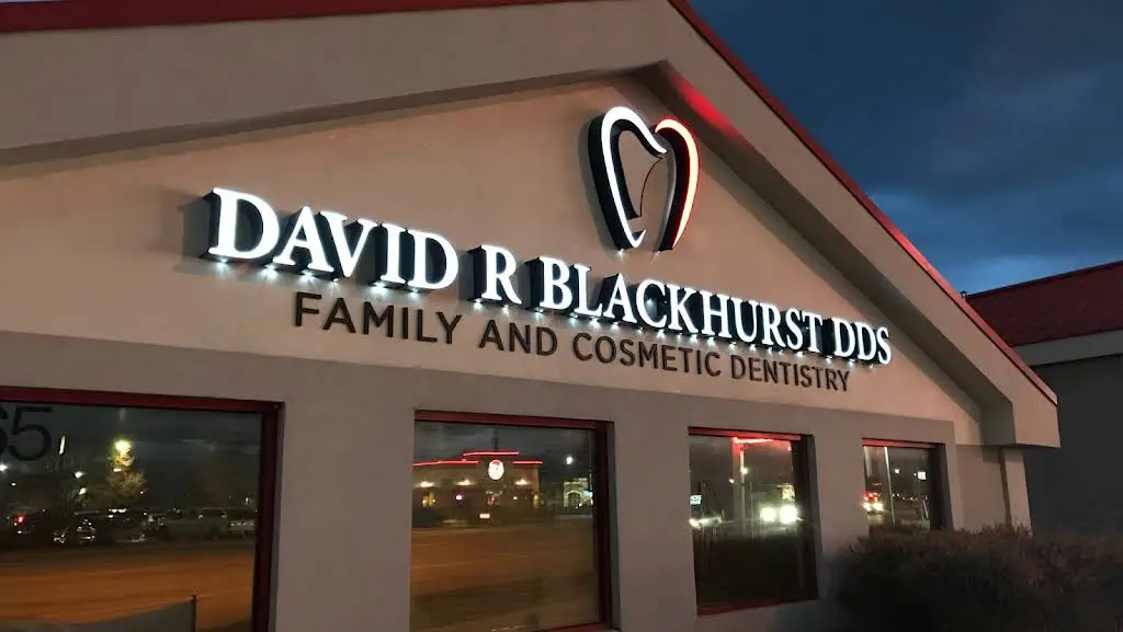 David R. Blackhurst, DDS - Professional dental clinic exterior with modern facilities
