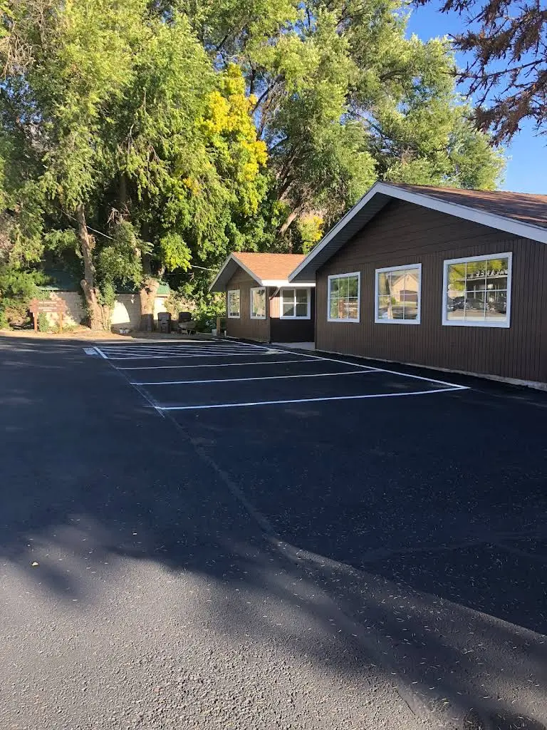 Mountainville Dental - Dr. Aaron Wood - Professional dental clinic exterior with modern facilities