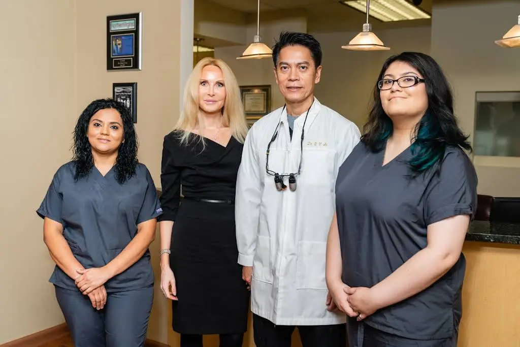 Le Smile Aesthetic & Comprehensive Dentistry - Professional dental clinic exterior with modern facilities