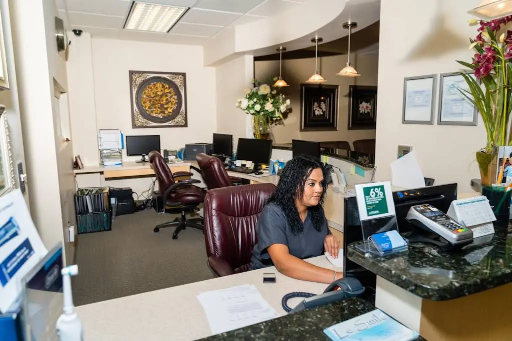 Le Smile Aesthetic & Comprehensive Dentistry