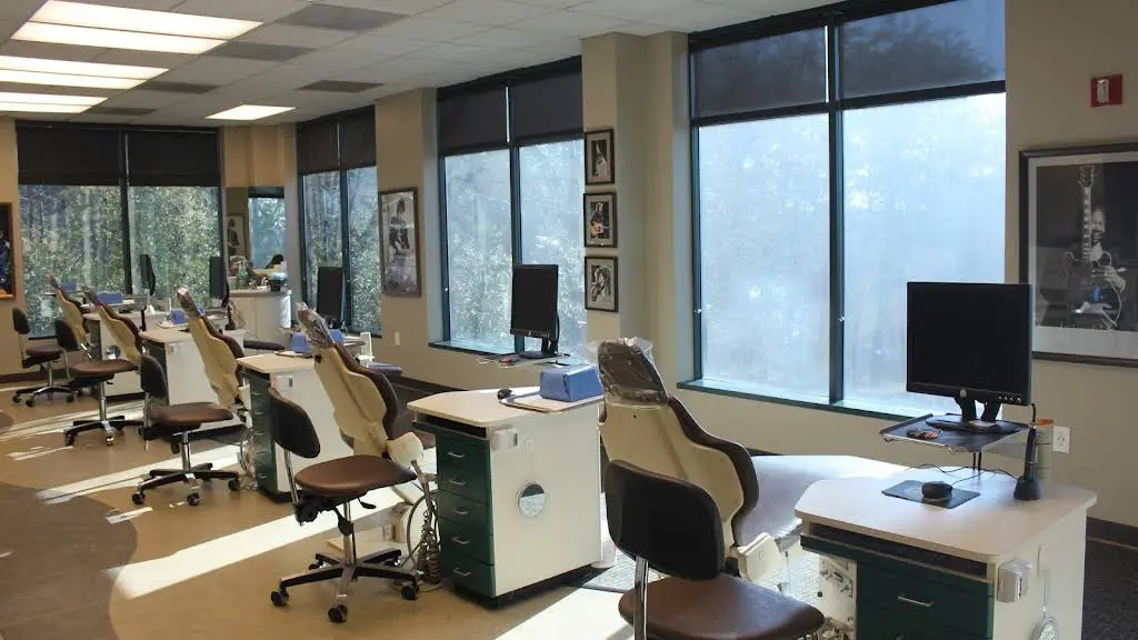 Rad Orthodontics - Professional dental clinic exterior with modern facilities