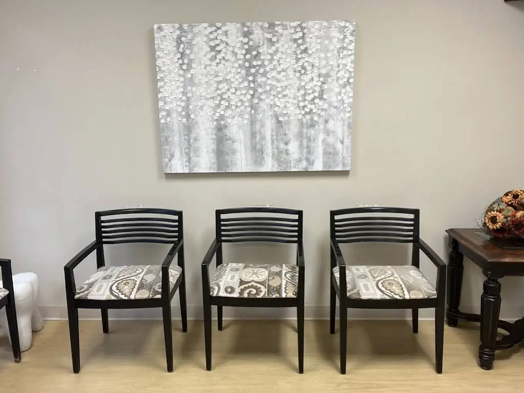 Nora M Donatelli, DDS - Professional dental clinic exterior with modern facilities