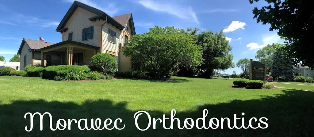 Moravec Orthodontics - Professional dental clinic exterior with modern facilities