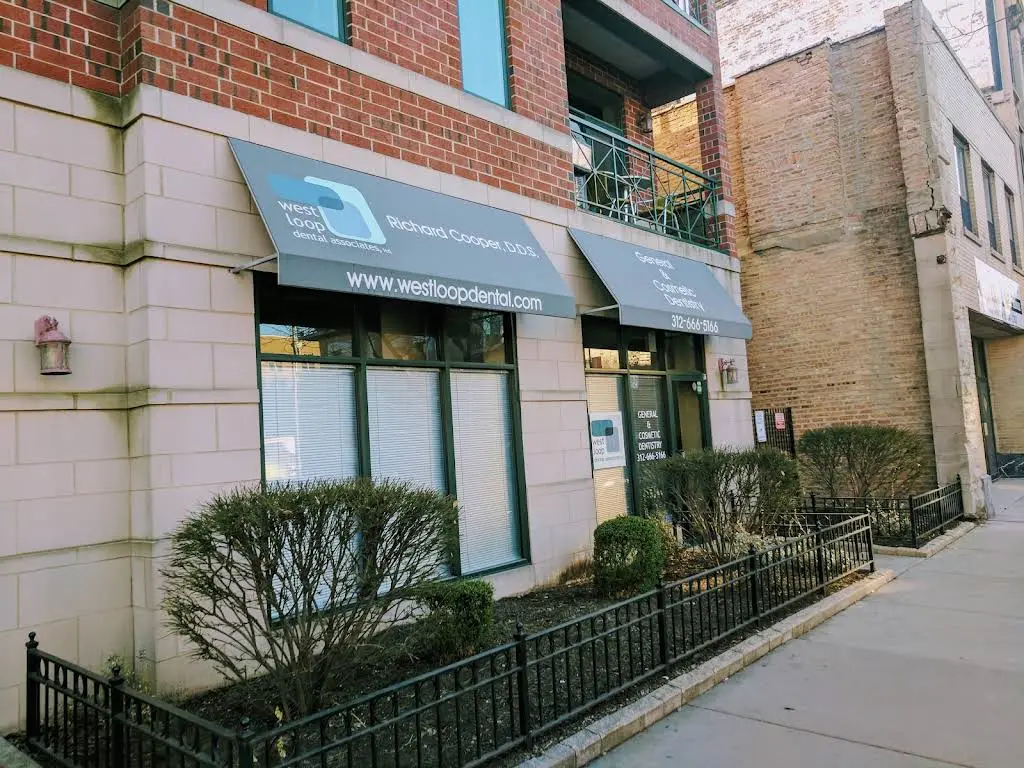 West Loop Dental Associates - Professional dental clinic exterior with modern facilities