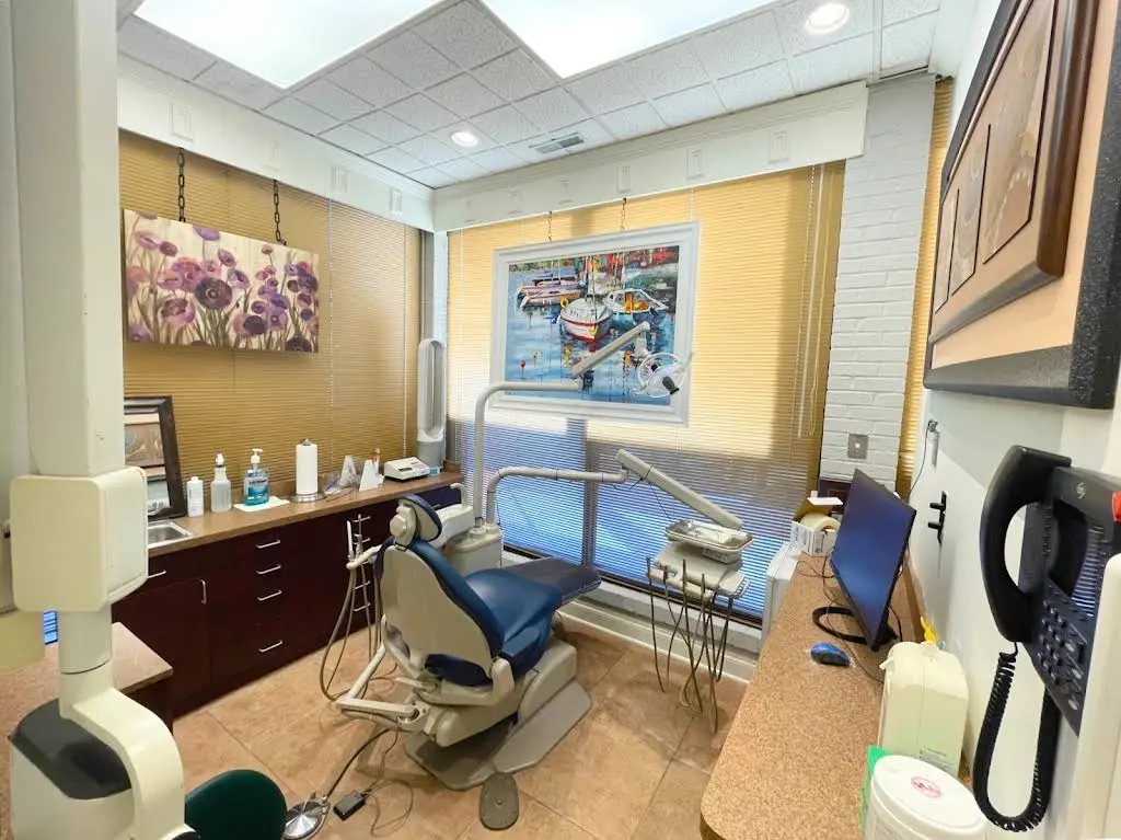 University Dental Center - Dr. Wally Habbal, DDS