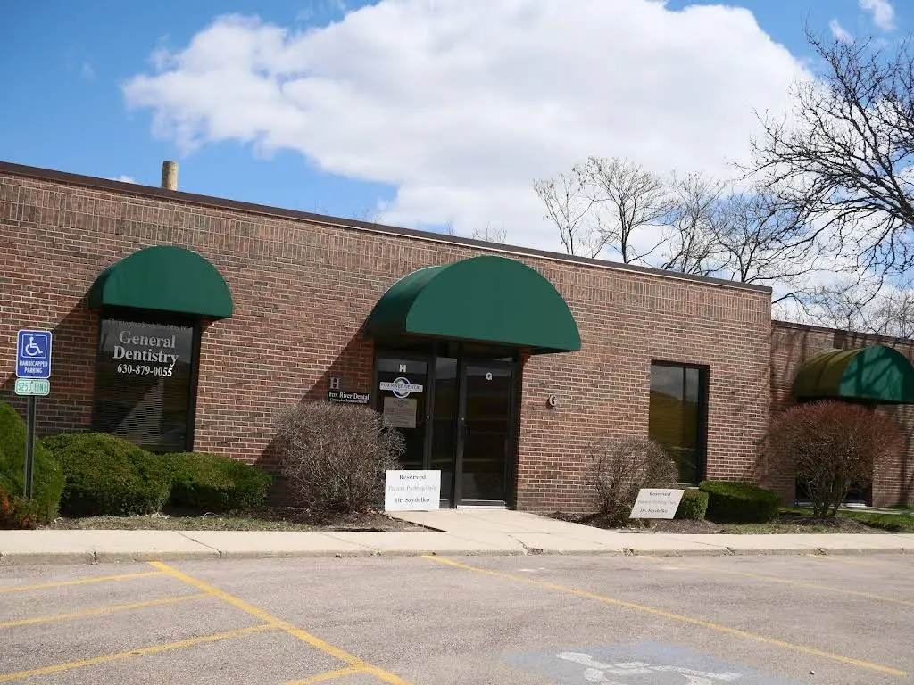 Fox River Dental Batavia - Professional dental clinic exterior with modern facilities