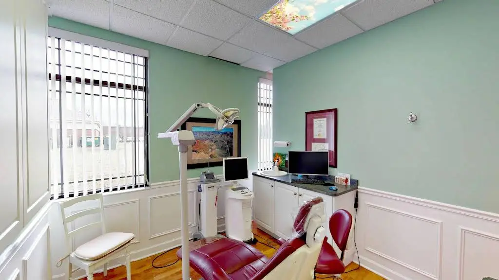 Tall Grass Dental Associates - Professional dental clinic exterior with modern facilities
