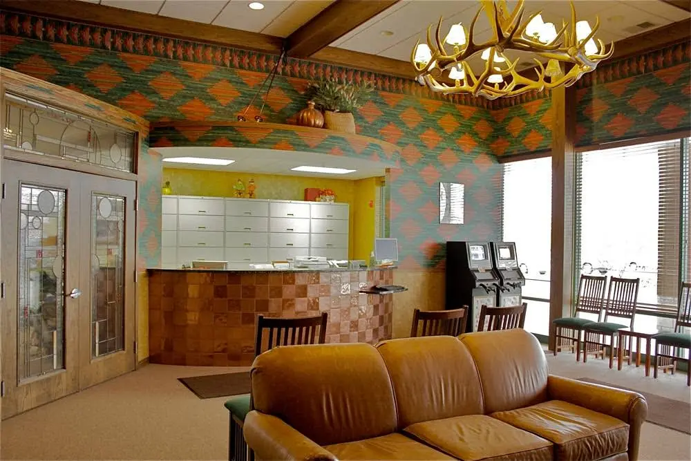 Thomas Orthodontics - Professional dental clinic exterior with modern facilities