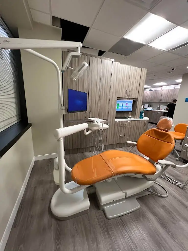 Dlight Dental PLLC - Professional dental clinic exterior with modern facilities