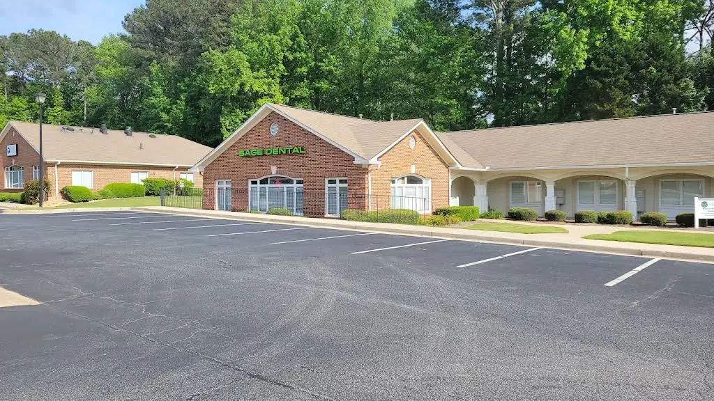 Sage Dental of Newnan - Professional dental clinic exterior with modern facilities