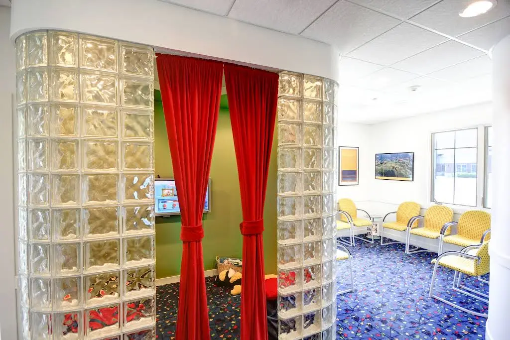 Schwartz Orthodontics - Professional dental clinic exterior with modern facilities