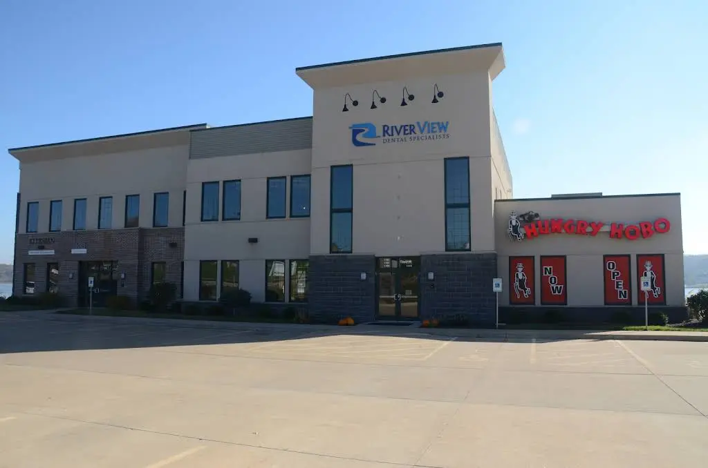 River View Dental Specialists - Professional dental clinic exterior with modern facilities