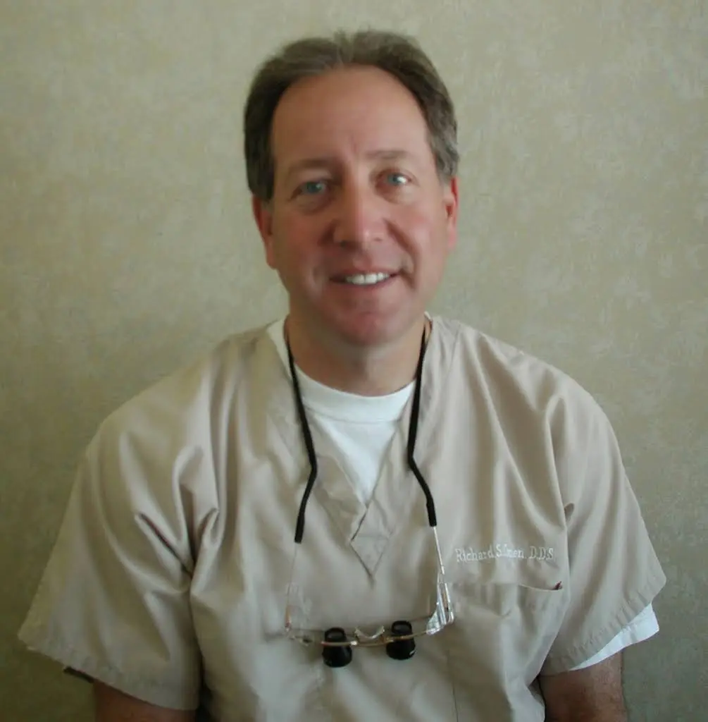 Richard S. Conen, DDS & Associates - Professional dental clinic exterior with modern facilities