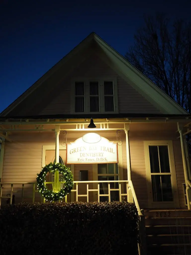 Green Bay Trail Dentistry - Professional dental clinic exterior with modern facilities