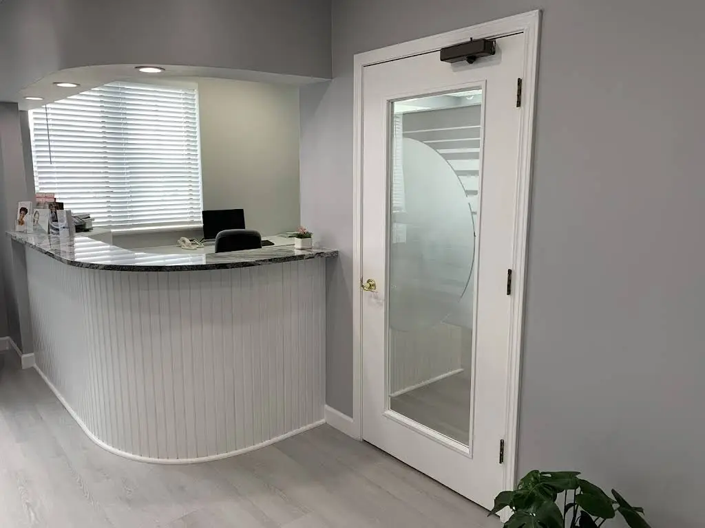 Homer Glen Dental - Professional dental clinic exterior with modern facilities