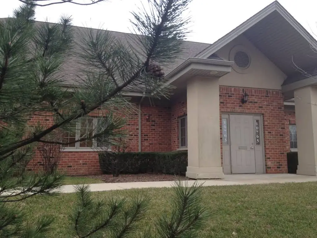 Orland Elite Dental - Professional dental clinic exterior with modern facilities