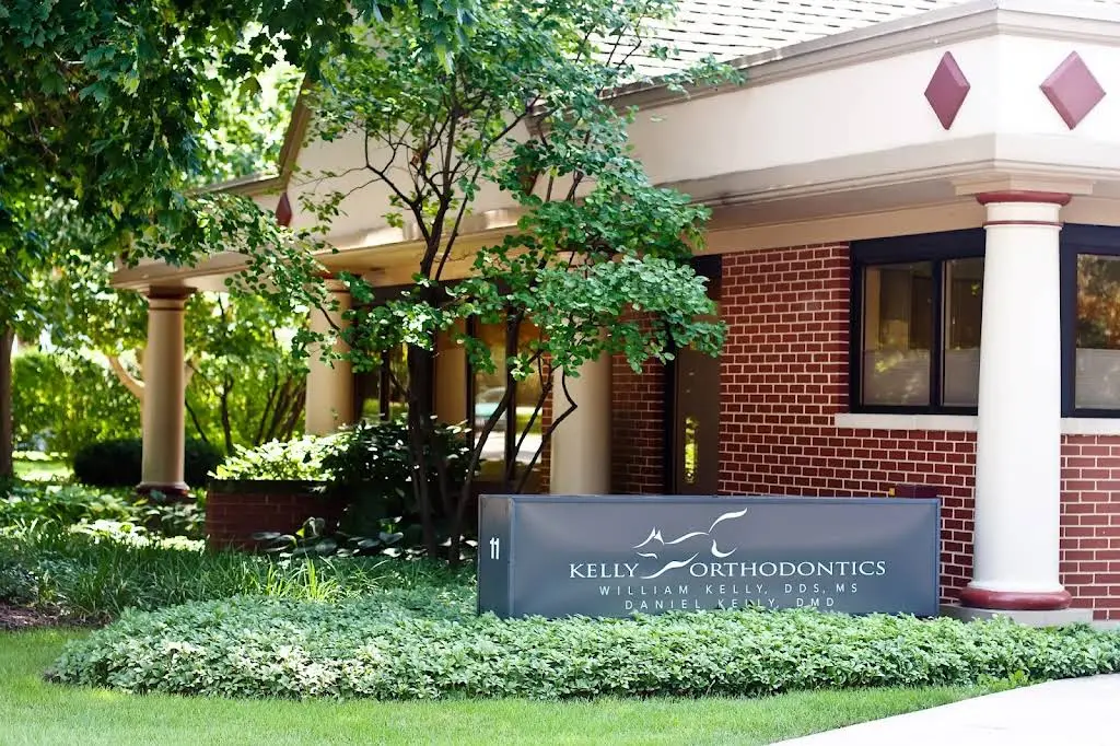 Kelly Orthodontics - Professional dental clinic exterior with modern facilities